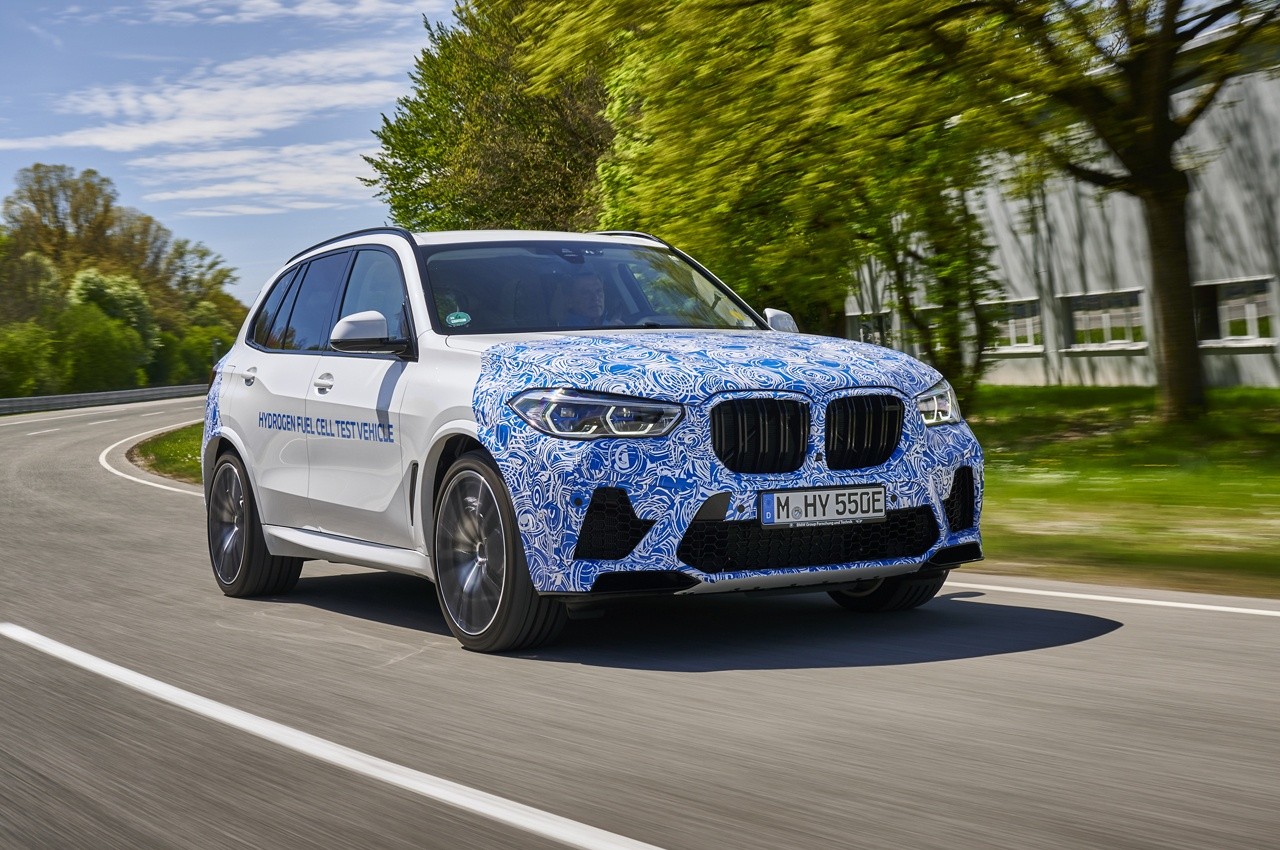 BMW i Hydrogen NEXT: i test su strada