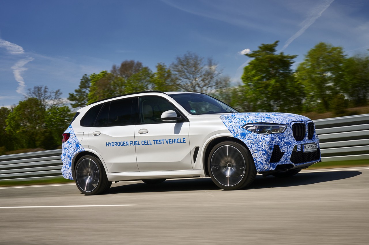 BMW i Hydrogen NEXT: i test su strada