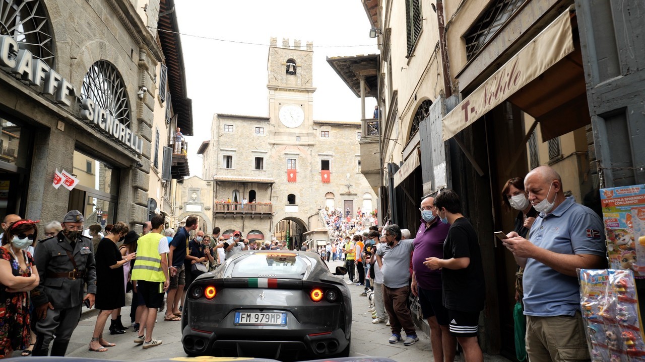 1000 Miglia: il Ferrari Tribute con la 812 GTS