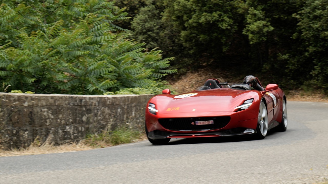 1000 Miglia: il Ferrari Tribute con la 812 GTS