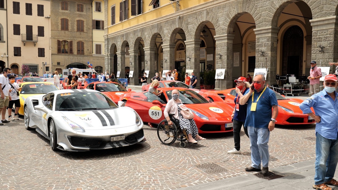 1000 Miglia: il Ferrari Tribute con la 812 GTS