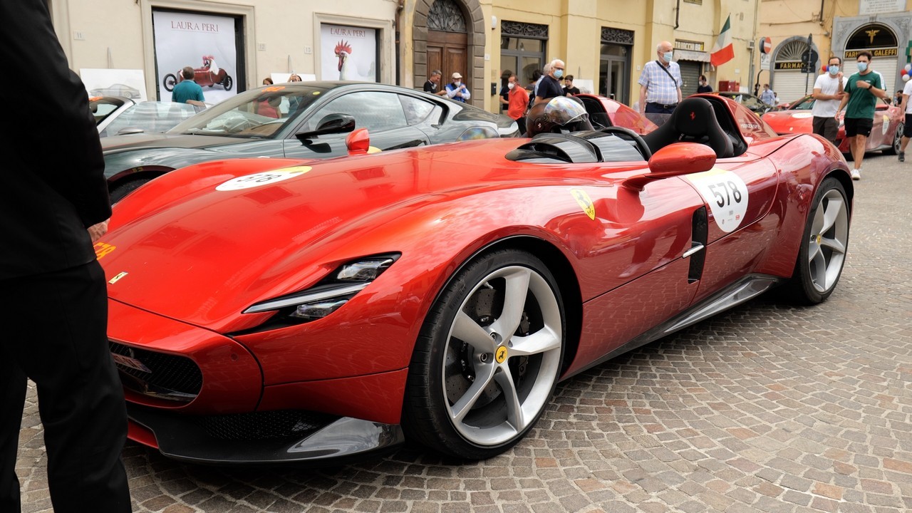 1000 Miglia: il Ferrari Tribute con la 812 GTS