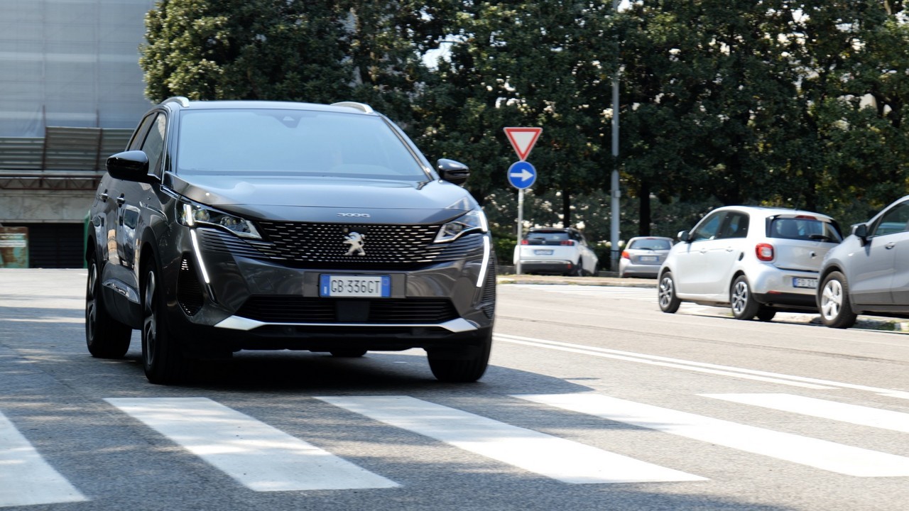 Peugeot 3008 1.5 BlueHDi EAT8 restyling: prova su strada