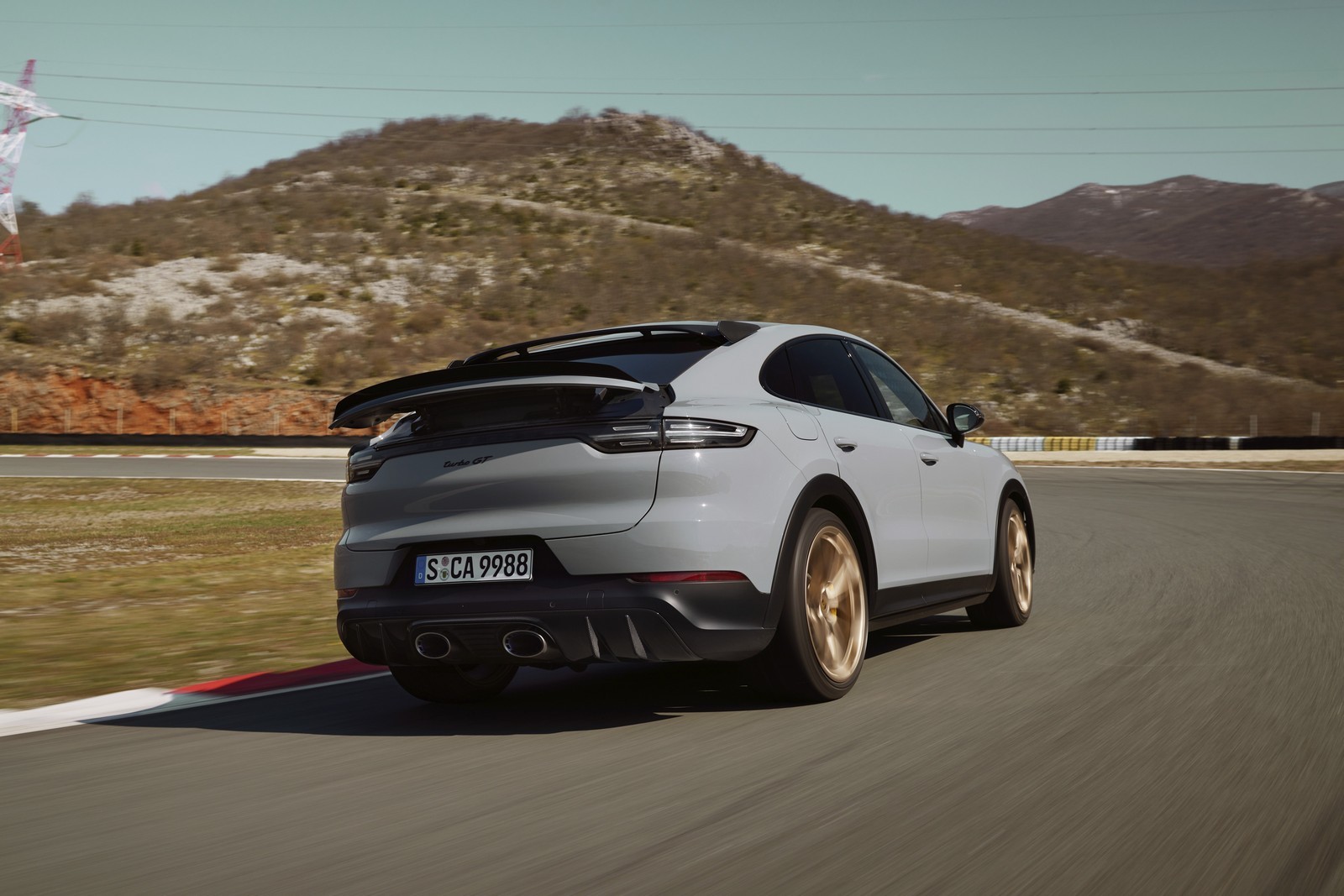 Porsche Cayenne Turbo GT 2021: immagini ufficiali