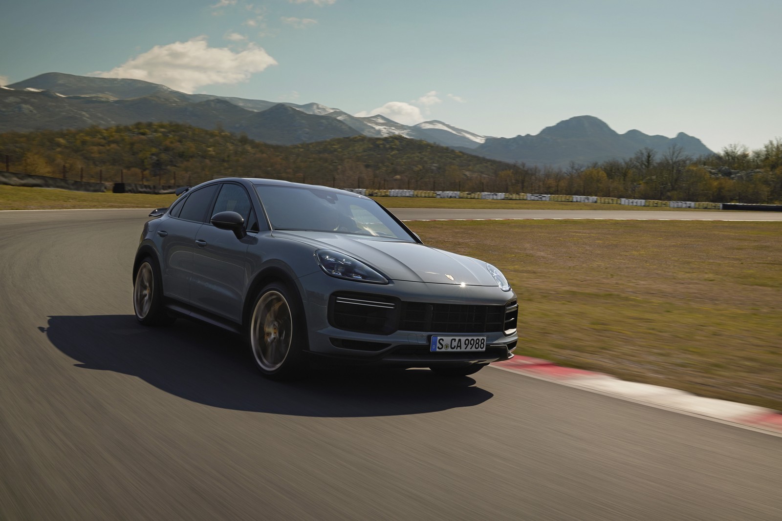 Porsche Cayenne Turbo GT 2021: immagini ufficiali