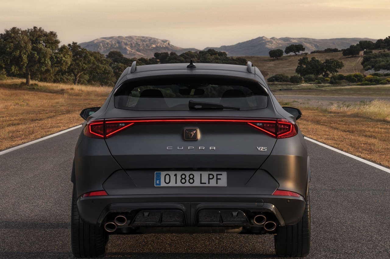 Cupra Formentor VZ5: la prova in pista