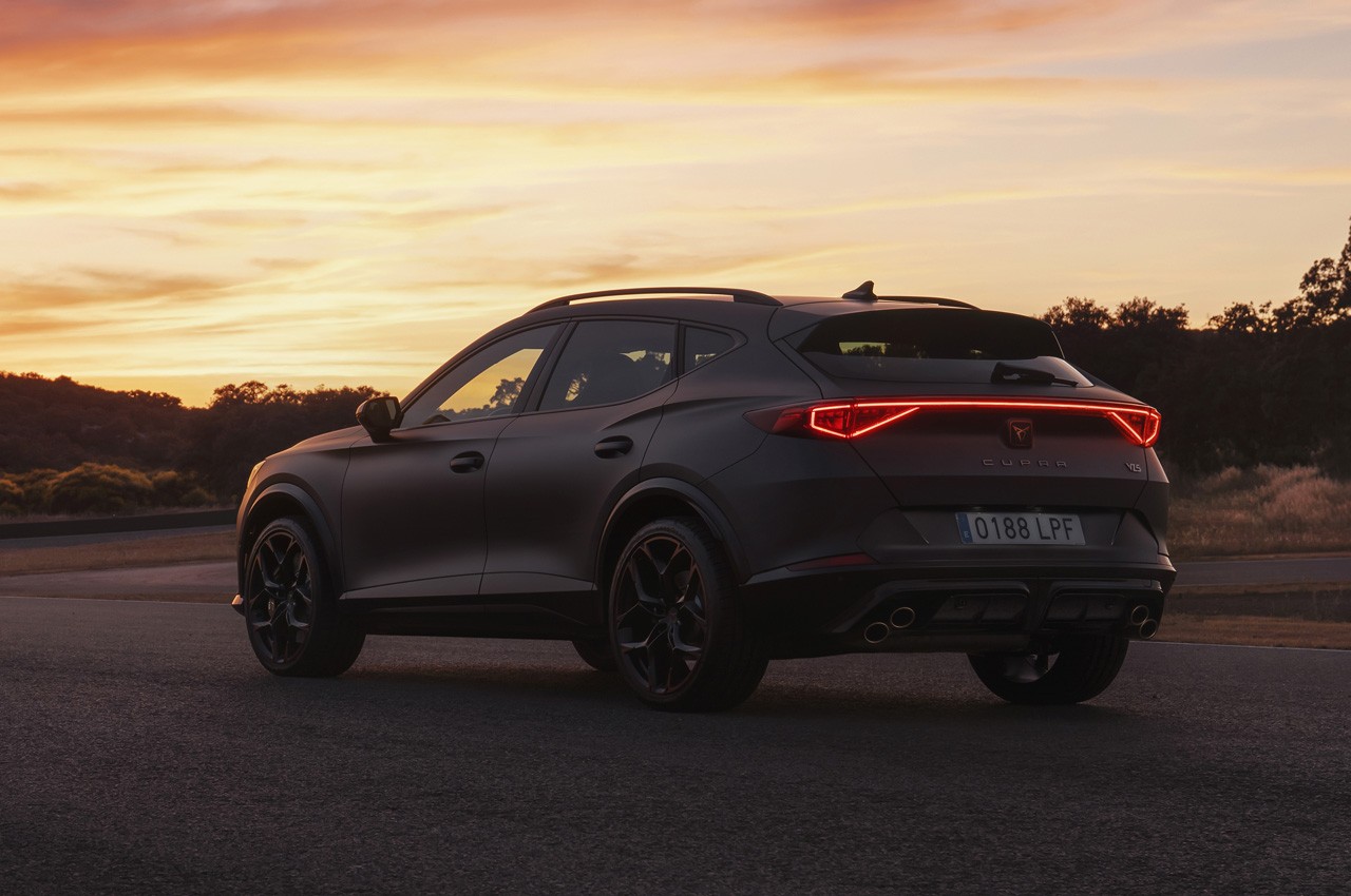 Cupra Formentor VZ5: la prova in pista