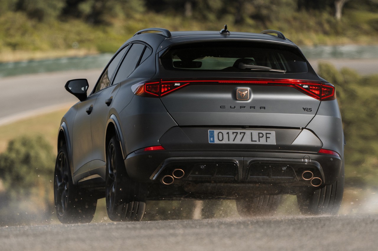 Cupra Formentor VZ5: la prova in pista