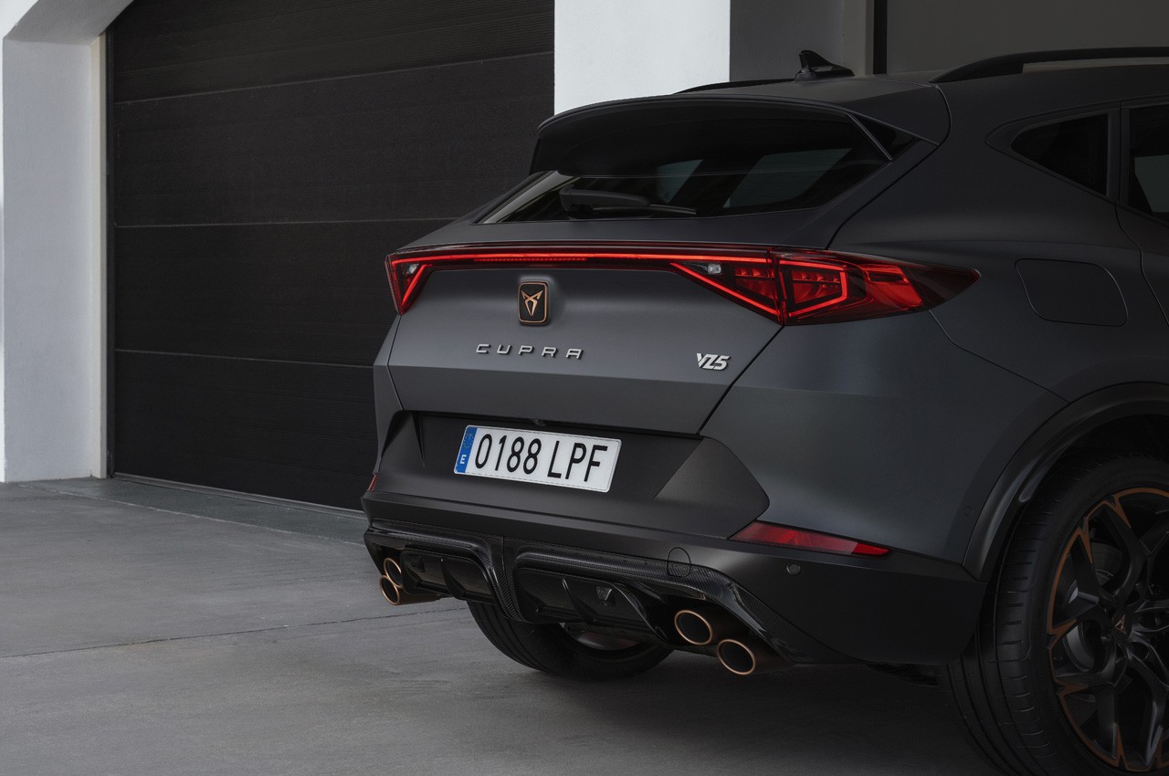 Cupra Formentor VZ5: la prova in pista