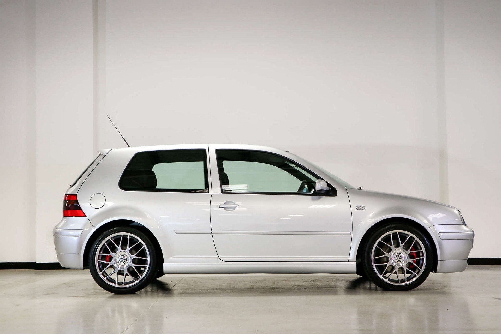 Volkswagen Golf GTI Mk4 2002: le immagini