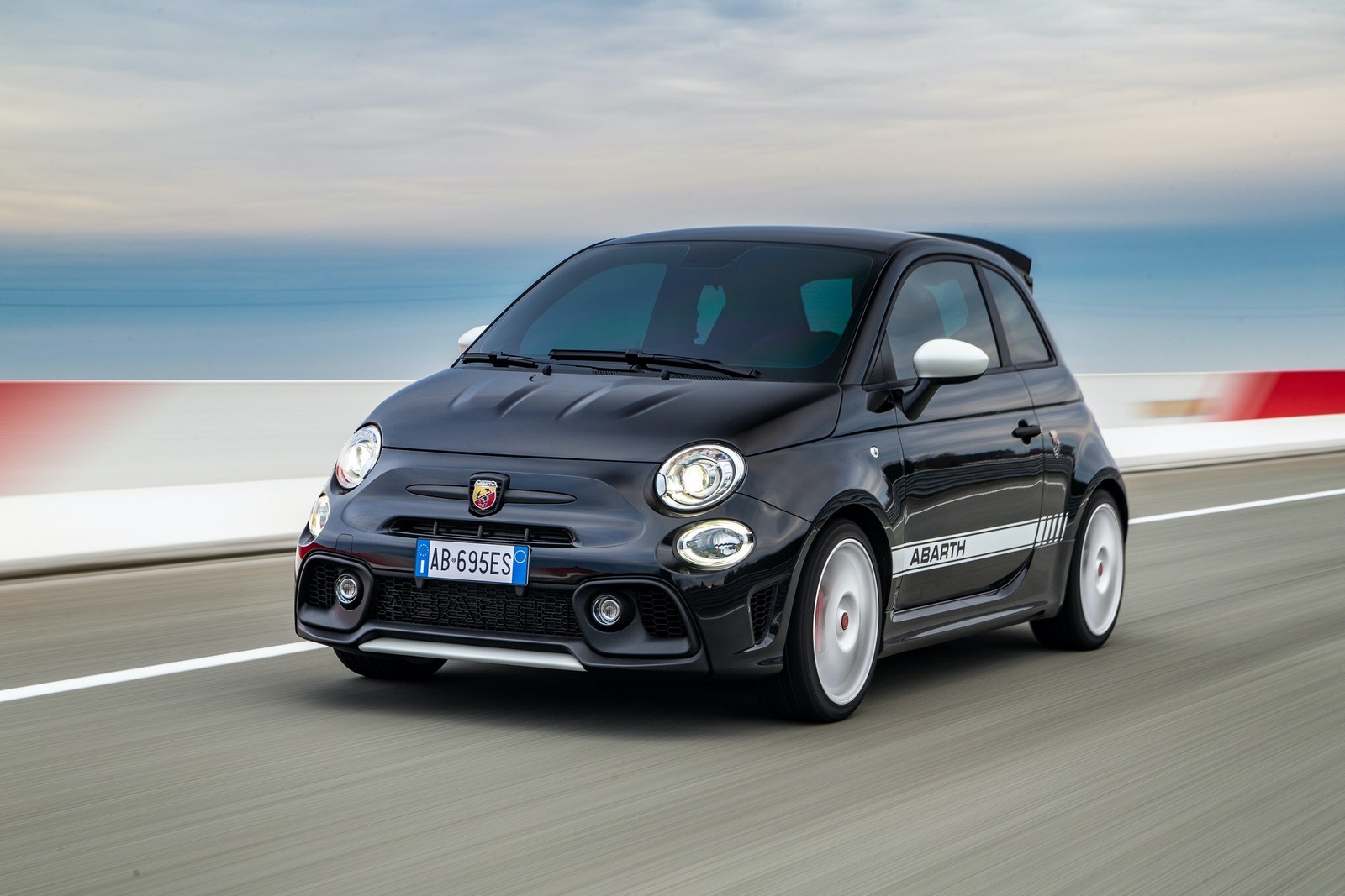 Nuova Abarth 695 Esseesse 2021: Immagini Ufficiali - Autoblog