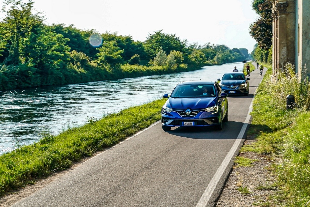 Renault Megane E-Tech Plug-in berlina: primo contatto