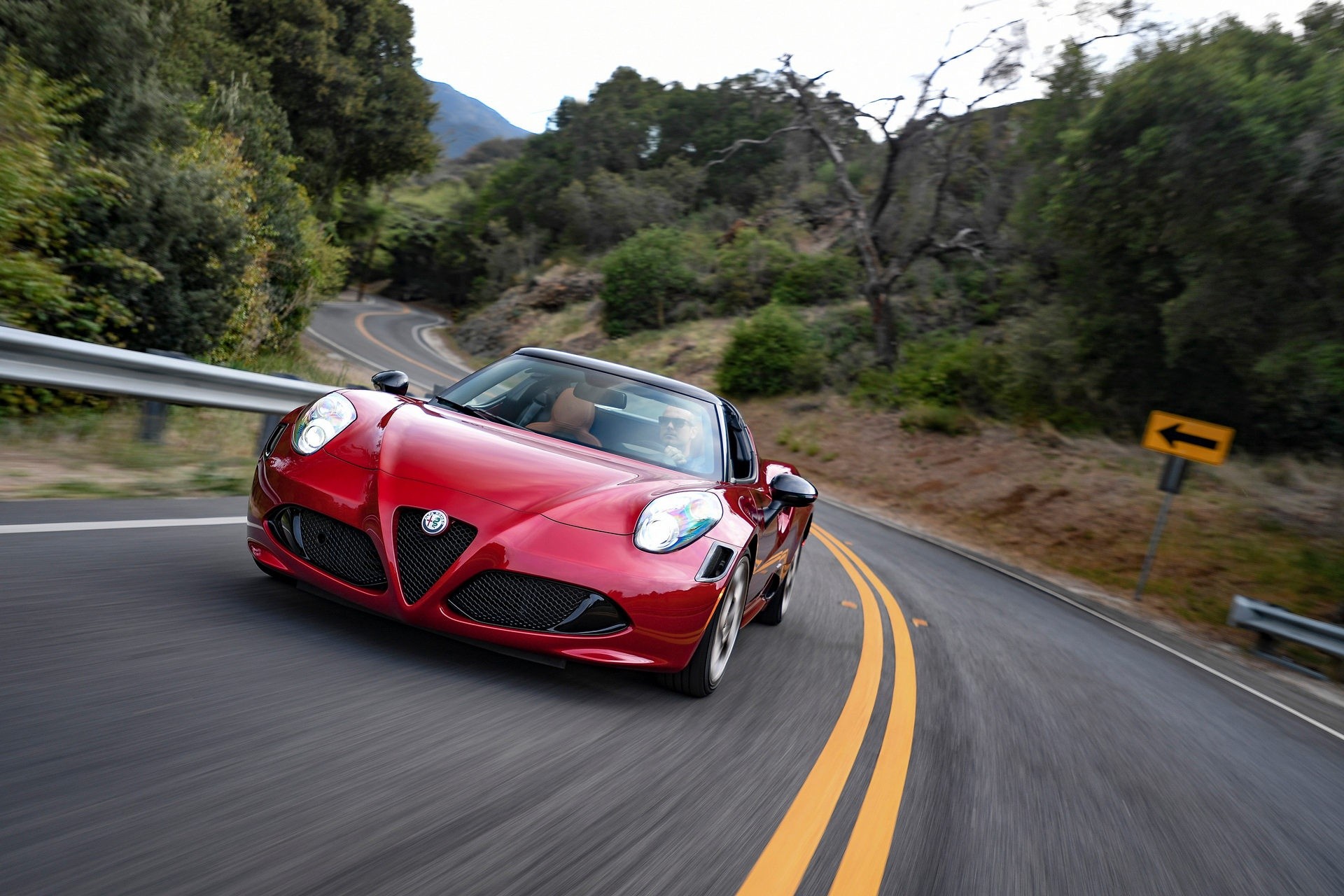 Alfa-Romeo-4C-33Stradale Tributo