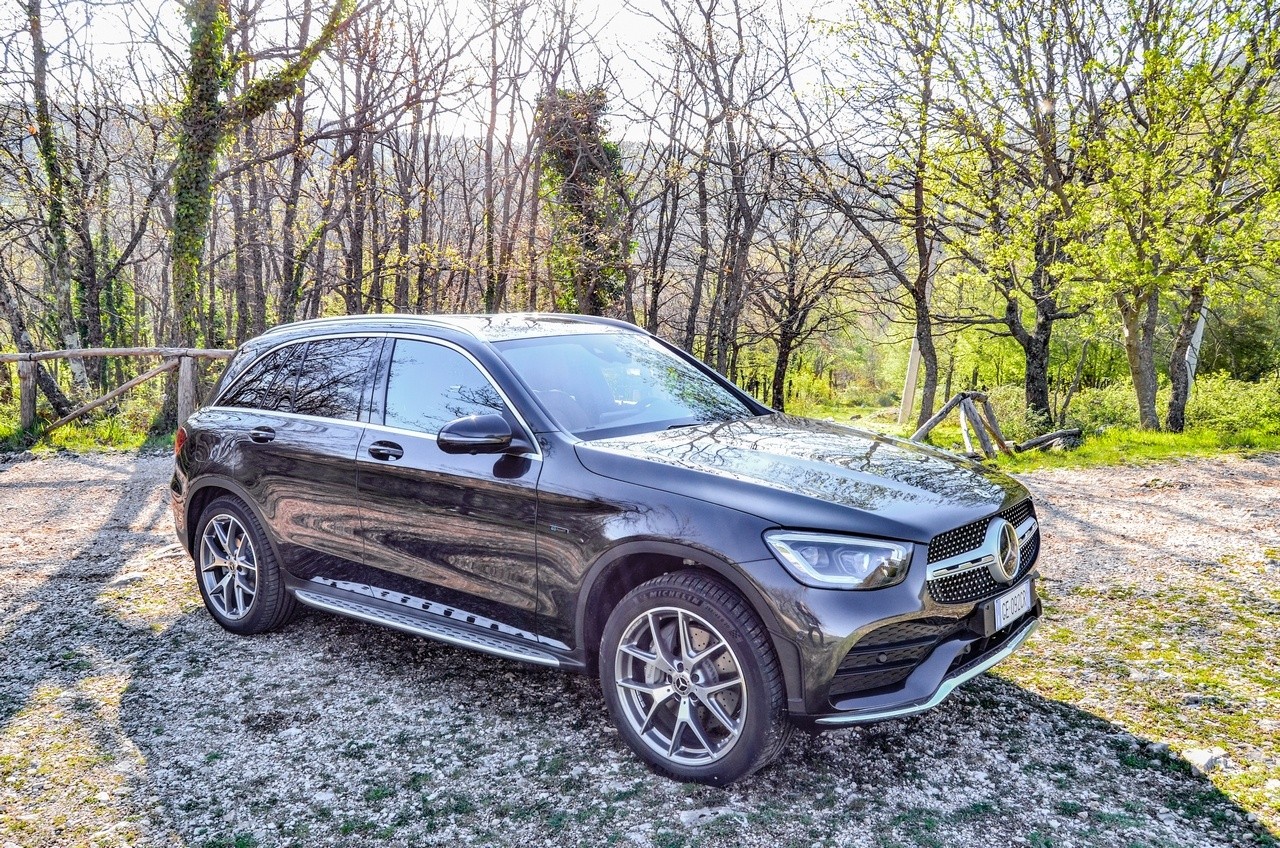 Mercedes-Benz GLC 300de 4Matic EQ Power: la prova su strada