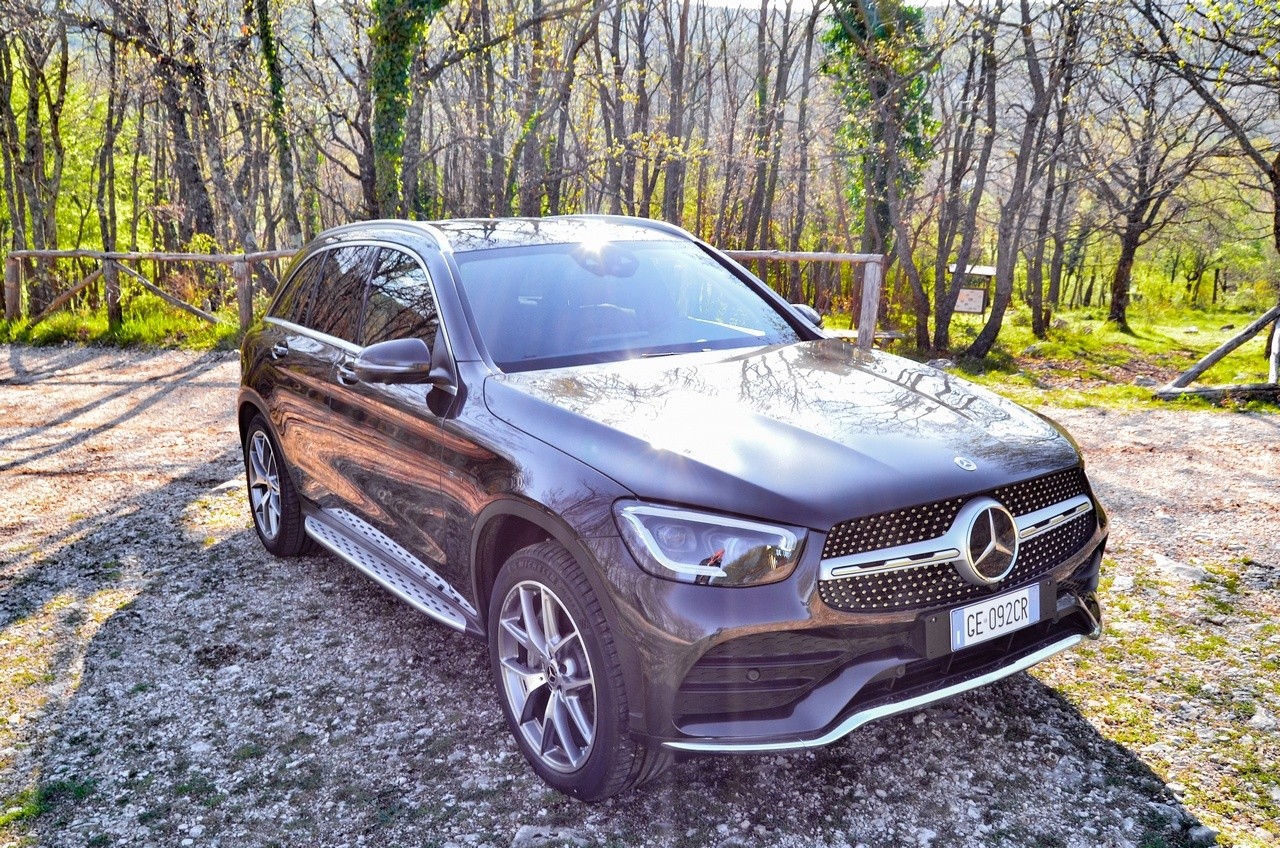 Mercedes-Benz GLC 300de 4Matic EQ Power: la prova su strada