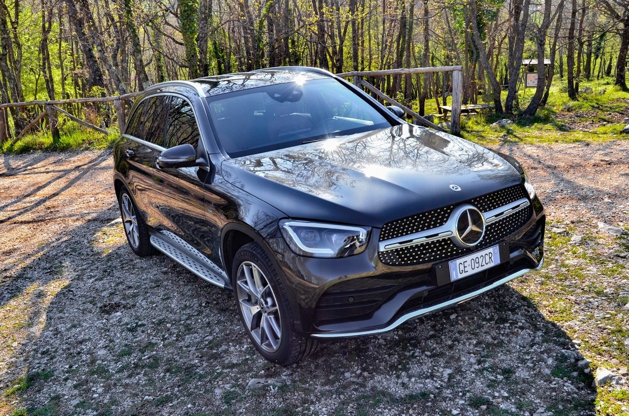 Mercedes-Benz GLC 300de 4Matic EQ Power: la prova su strada