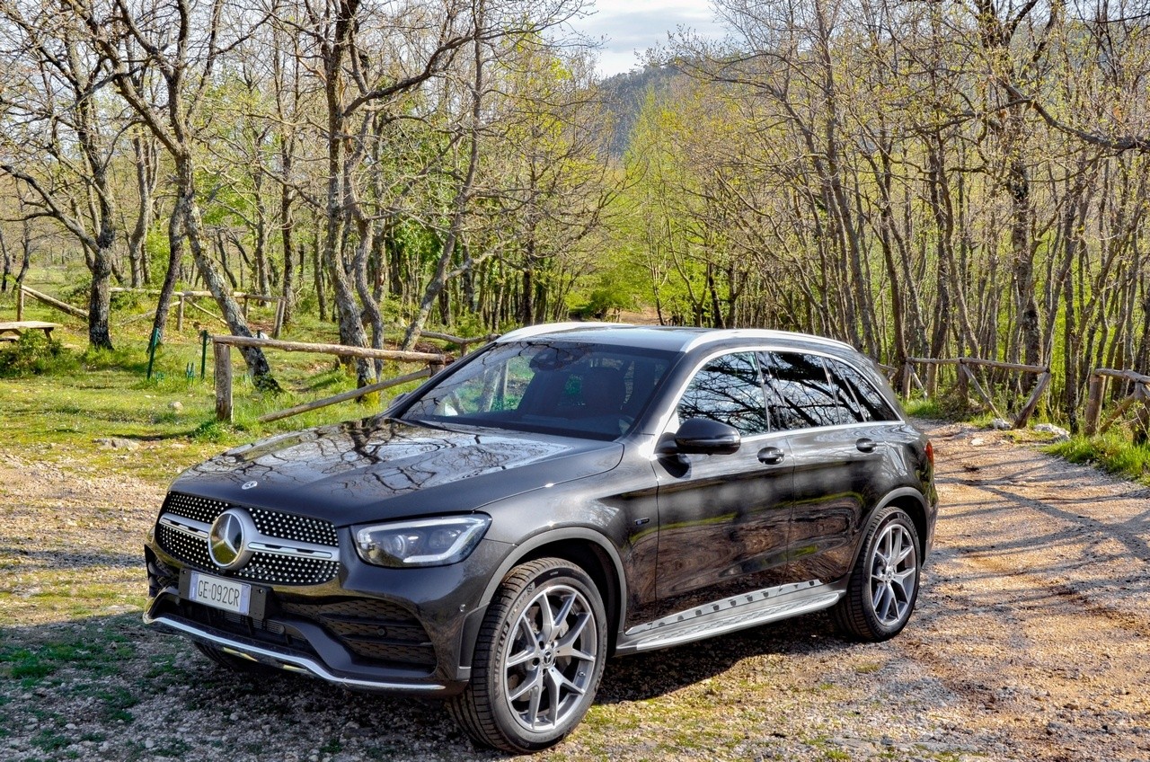 Mercedes-Benz GLC 300de 4Matic EQ Power: la prova su strada