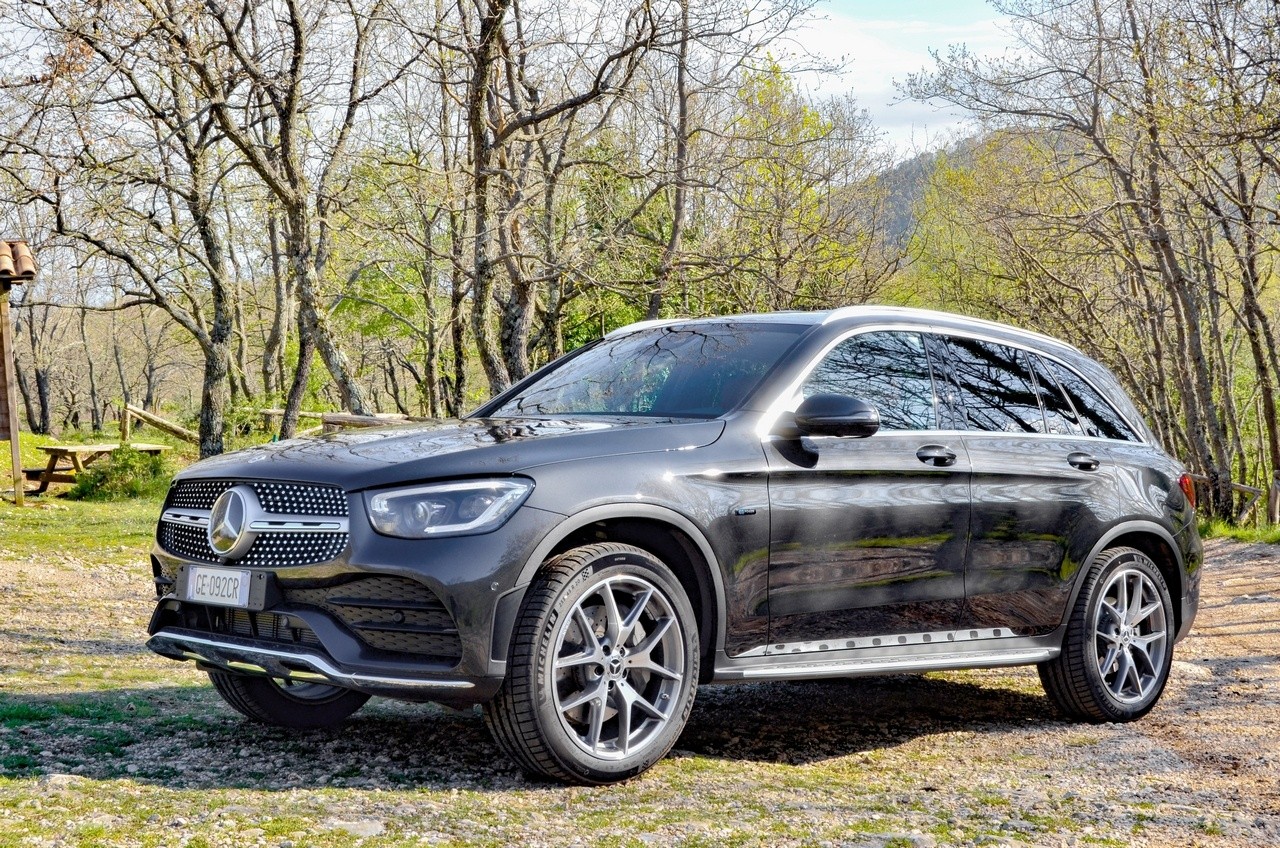 Mercedes-Benz GLC 300de 4Matic EQ Power: la prova su strada