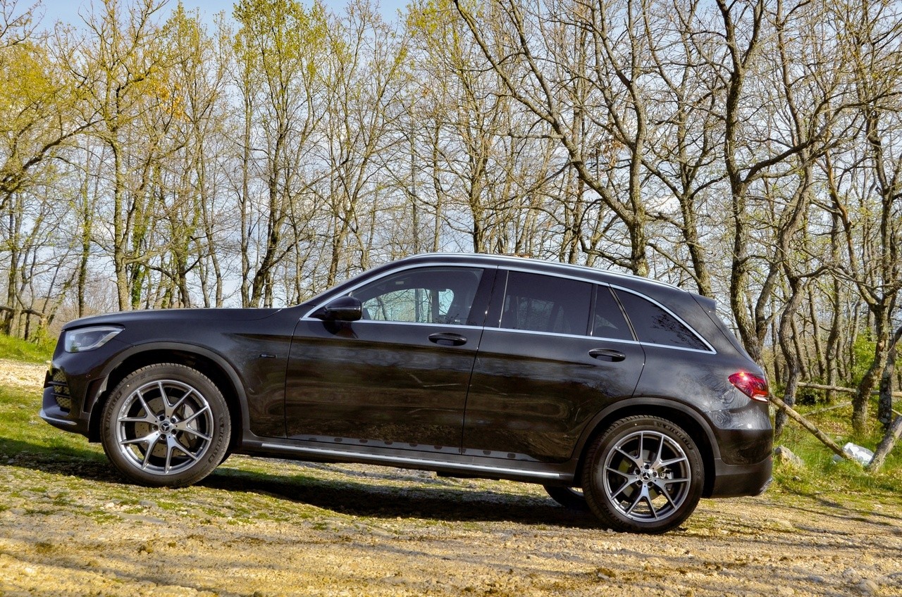 Mercedes-Benz GLC 300de 4Matic EQ Power: la prova su strada