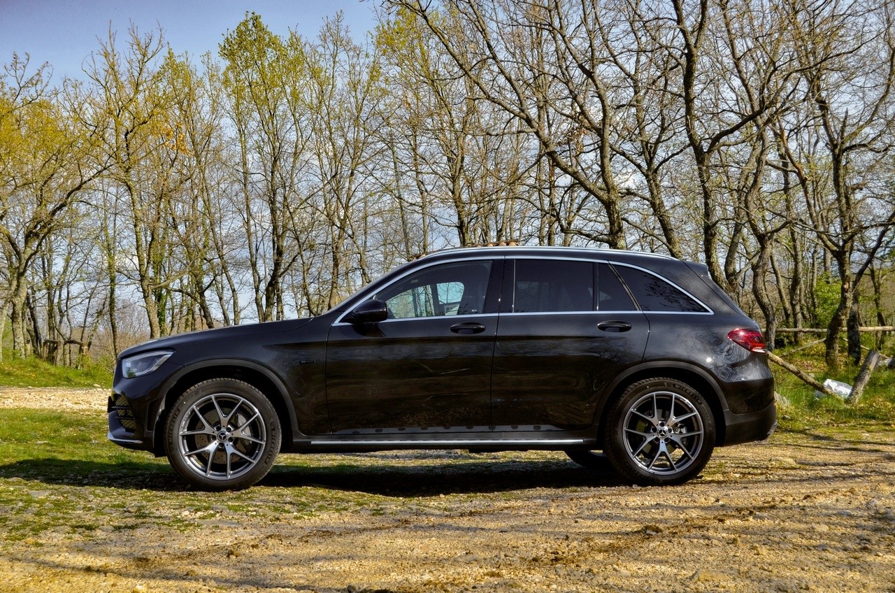 Mercedes-Benz GLC 300de 4Matic EQ Power: la prova su strada