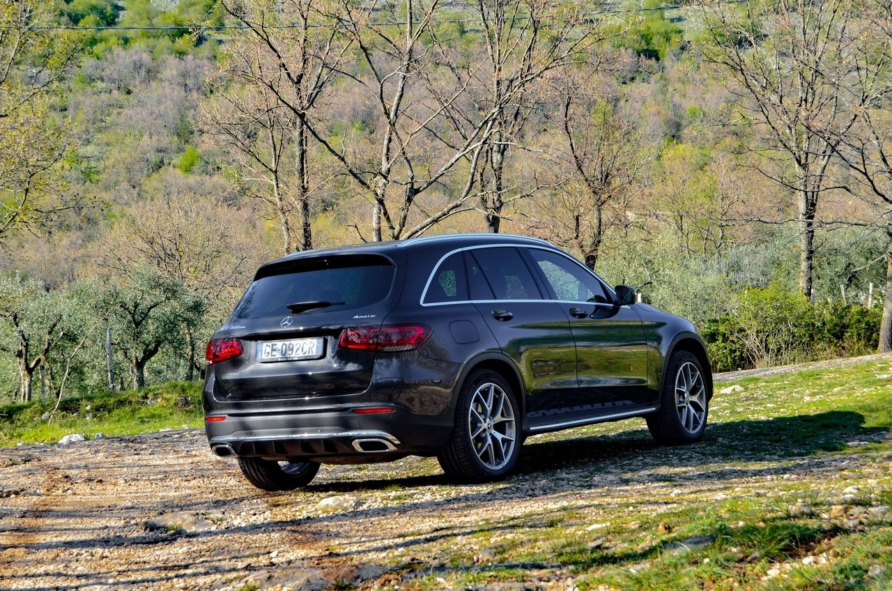 Mercedes-Benz GLC 300de 4Matic EQ Power: la prova su strada