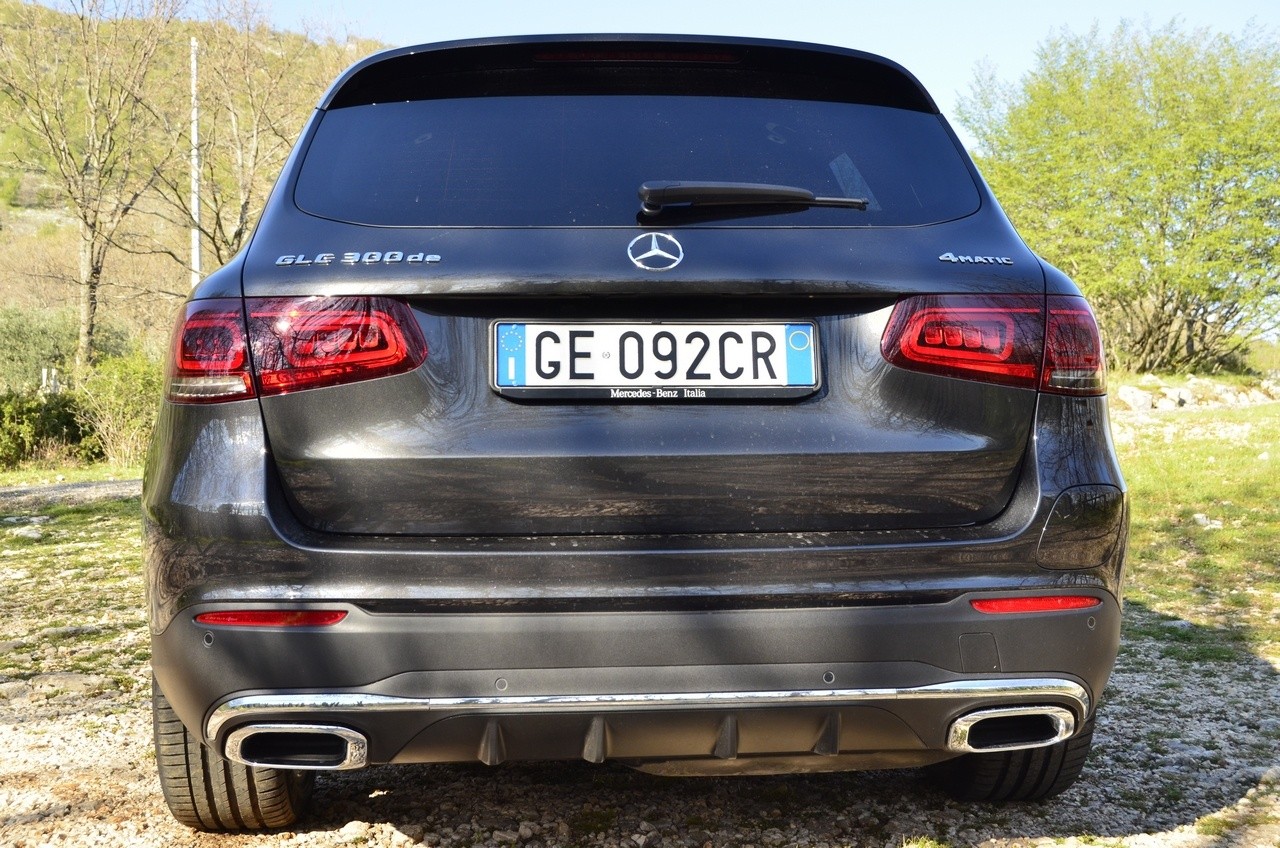 Mercedes-Benz GLC 300de 4Matic EQ Power: la prova su strada