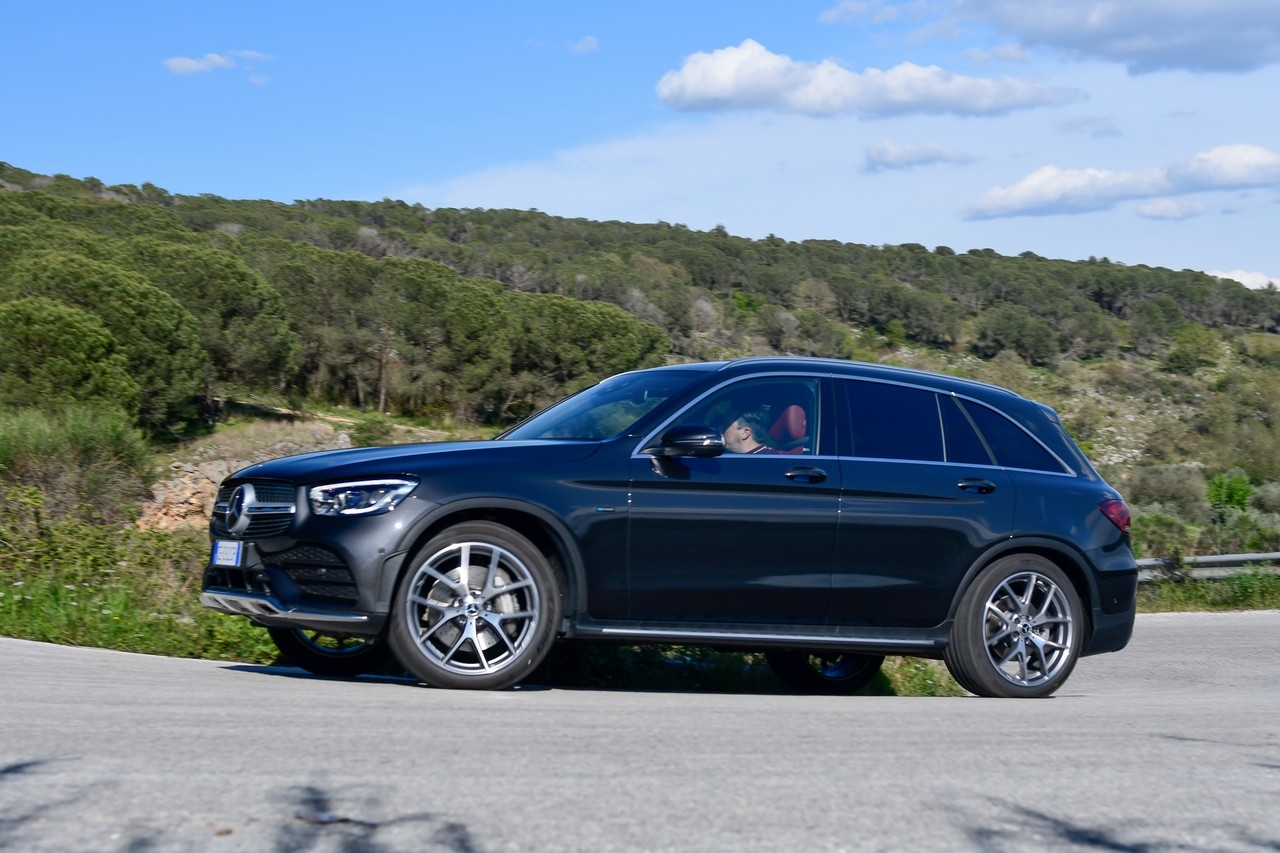 Mercedes-Benz GLC 300de 4Matic EQ Power: la prova su strada