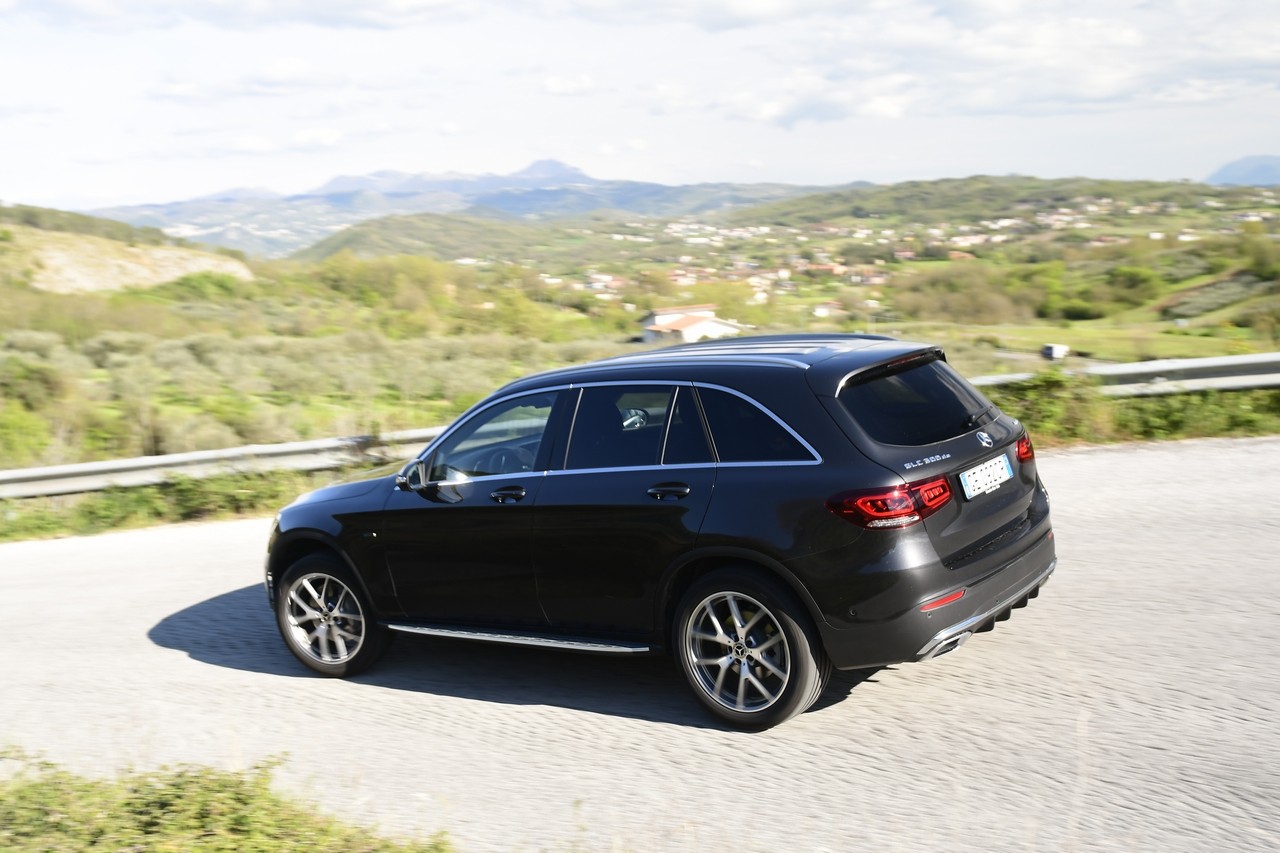 Mercedes-Benz GLC 300de 4Matic EQ Power: la prova su strada