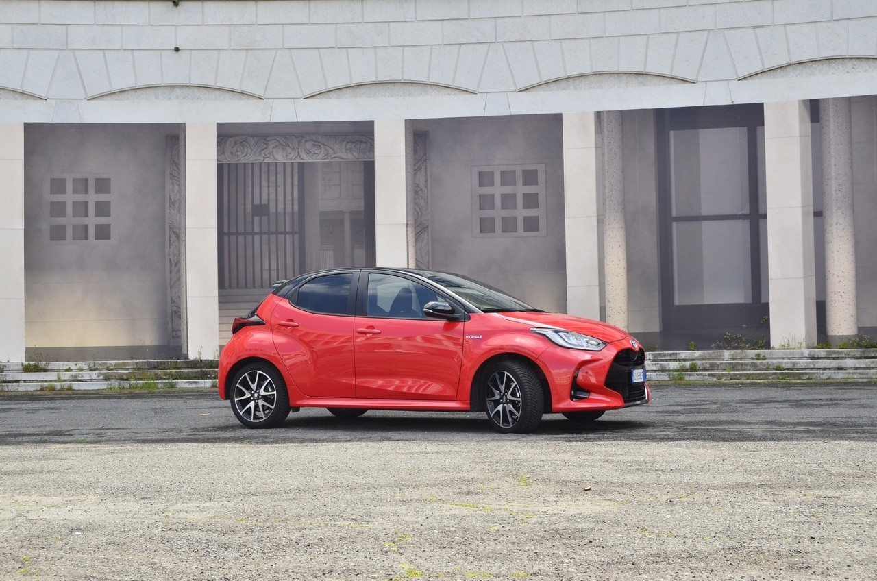 Toyota Yaris Hybrid: la prova su strada