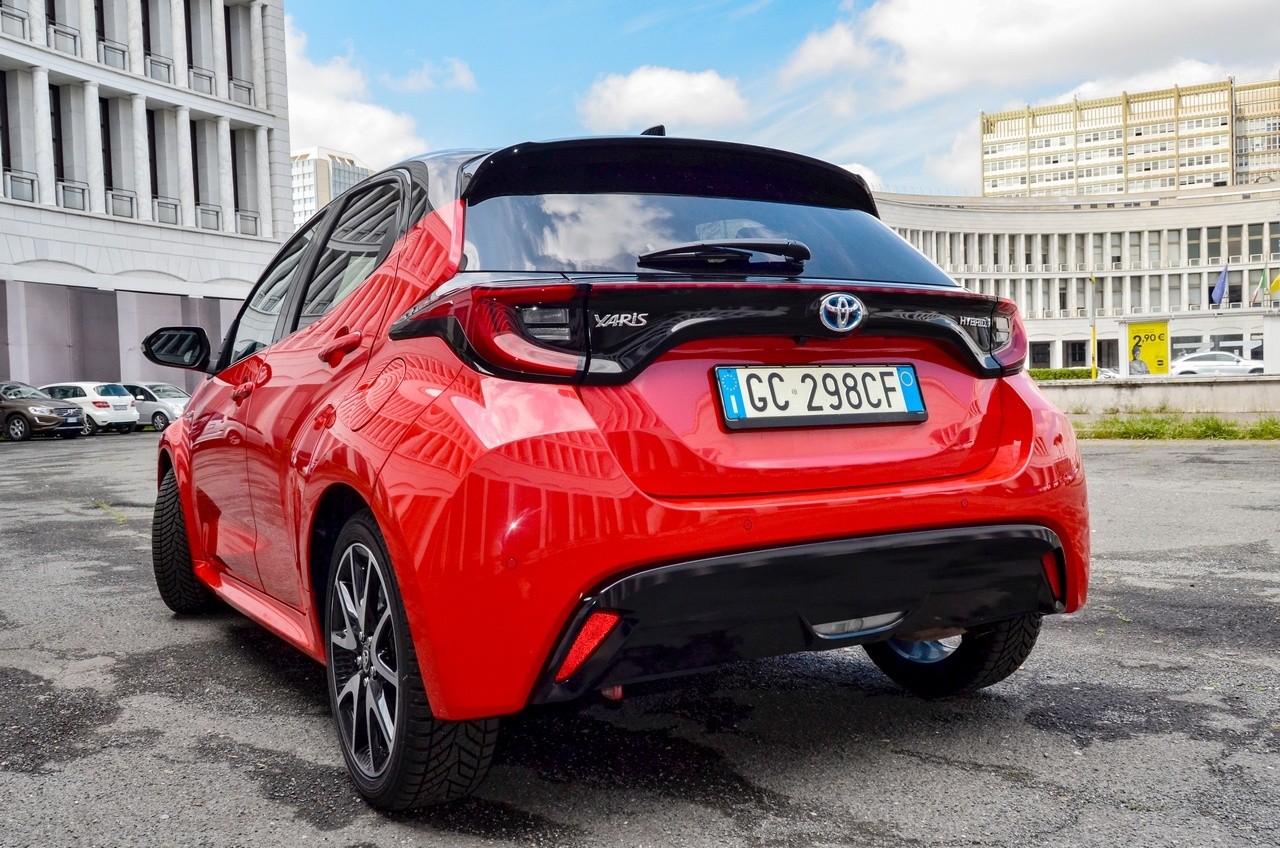 Toyota Yaris Hybrid: la prova su strada