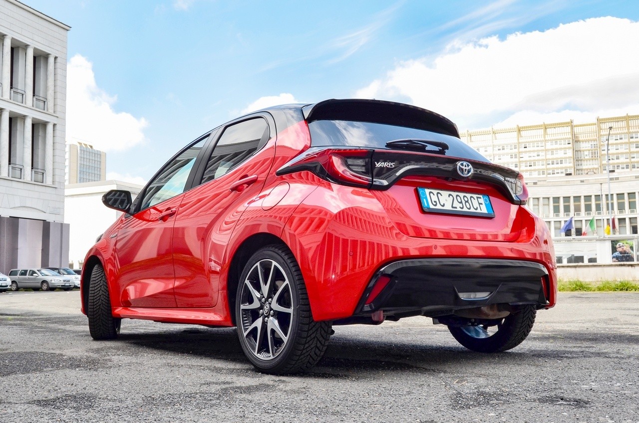 Toyota Yaris Hybrid: la prova su strada