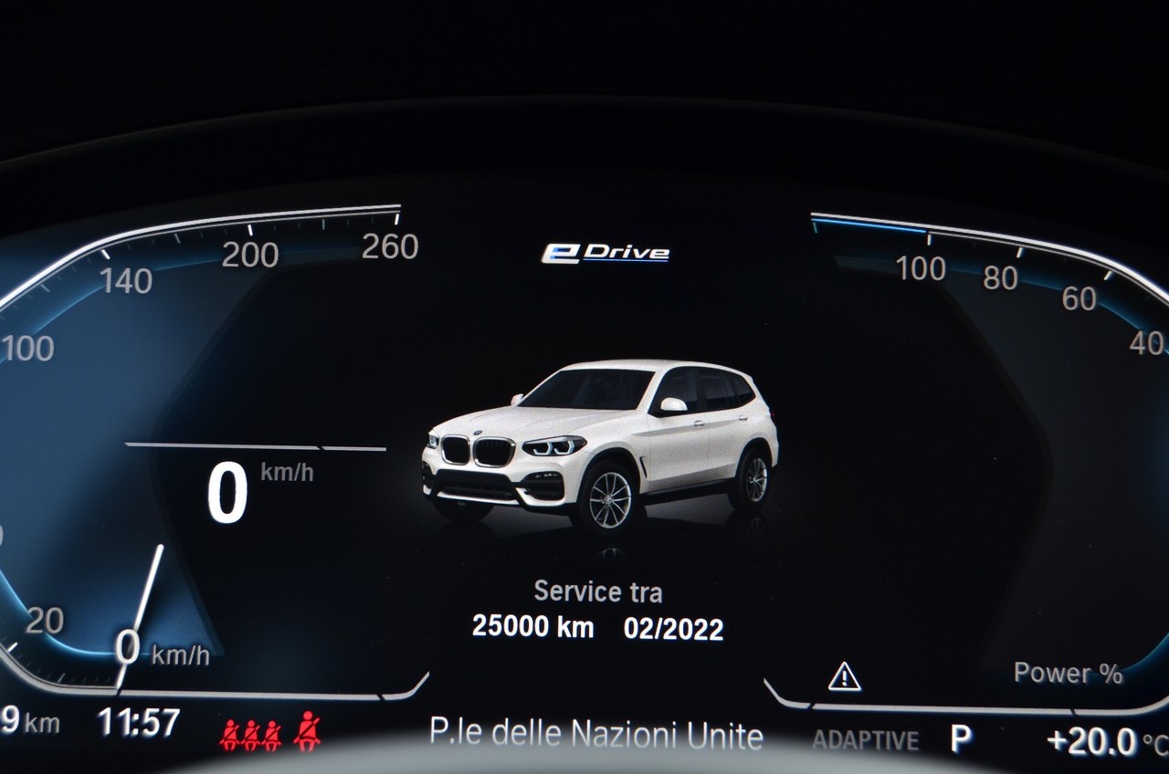 BMW X3 30e: prova su strada