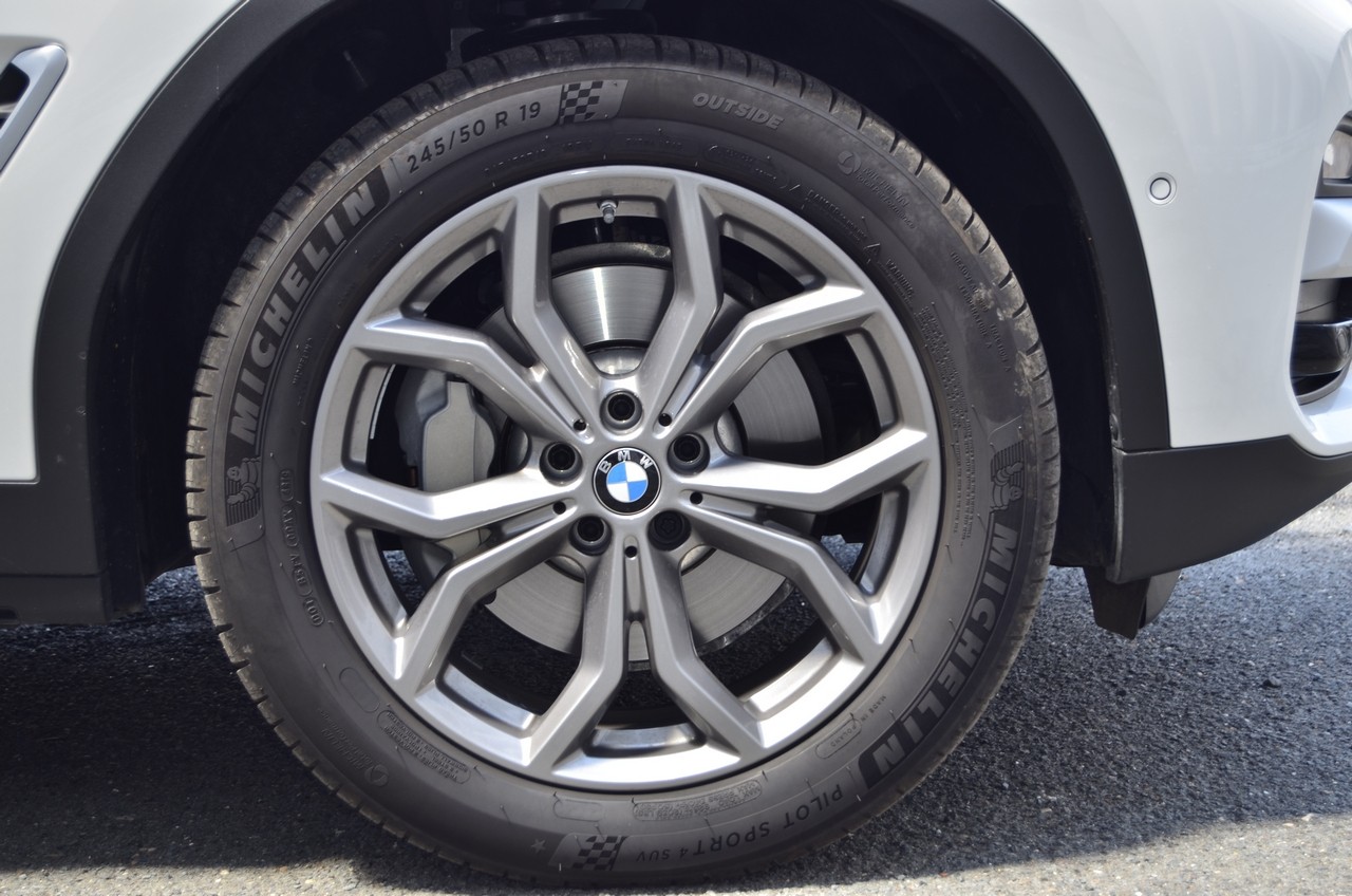 BMW X3 30e: prova su strada