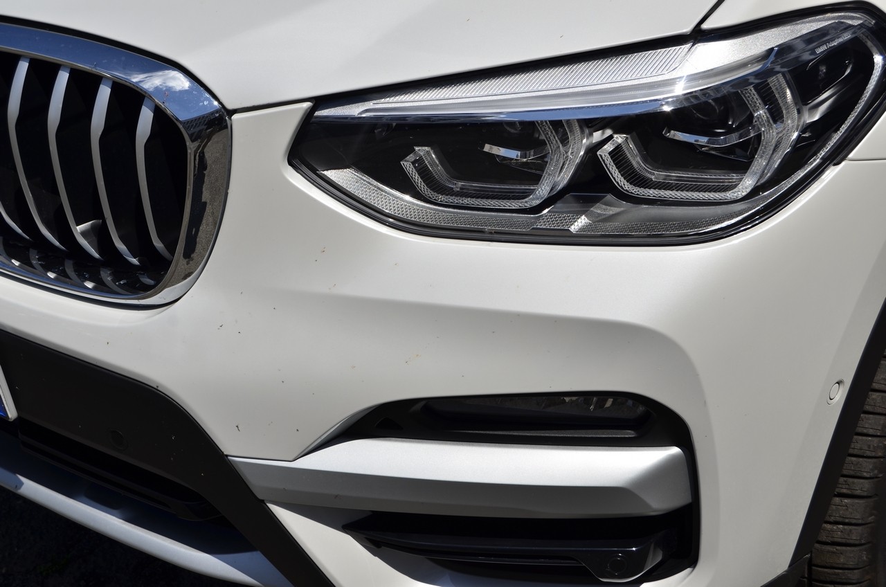 BMW X3 30e: prova su strada