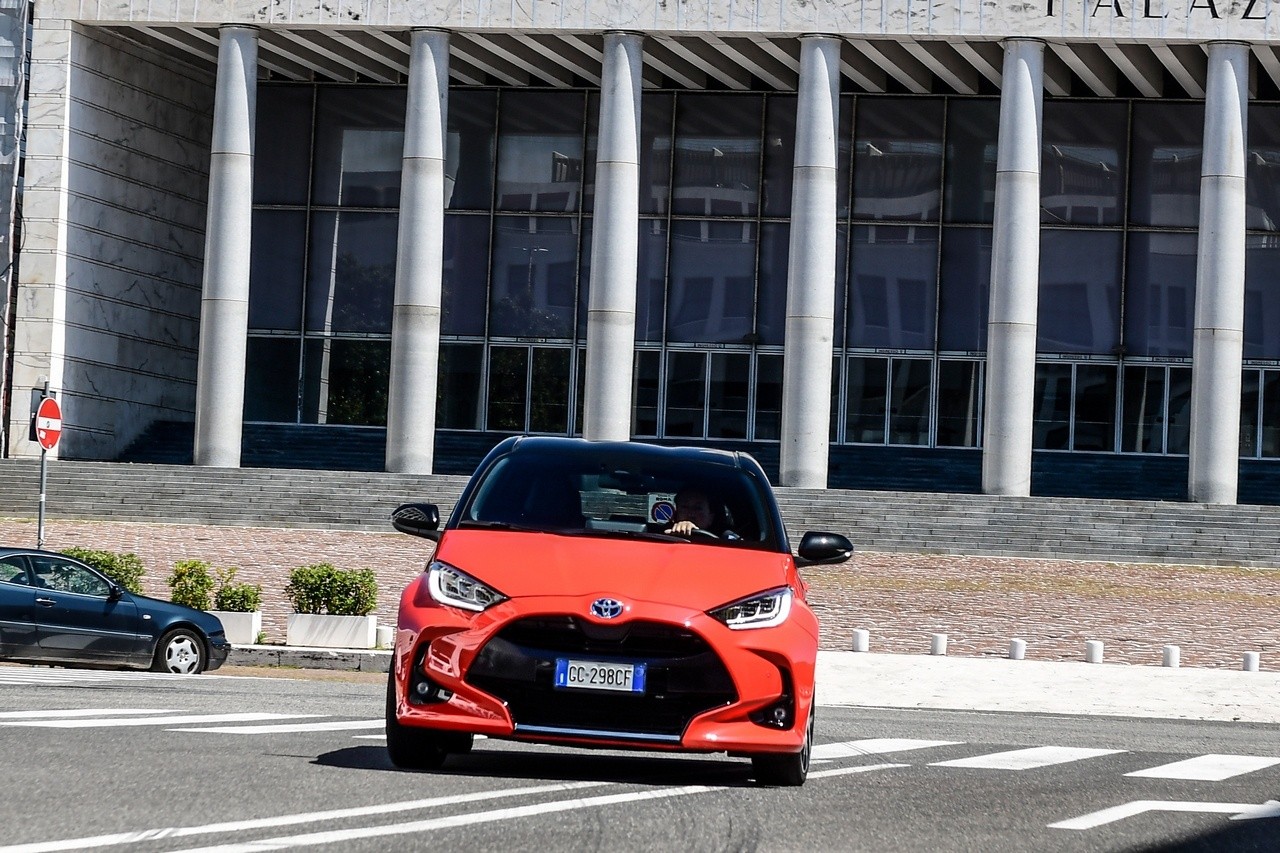 Toyota Yaris Hybrid: la prova su strada