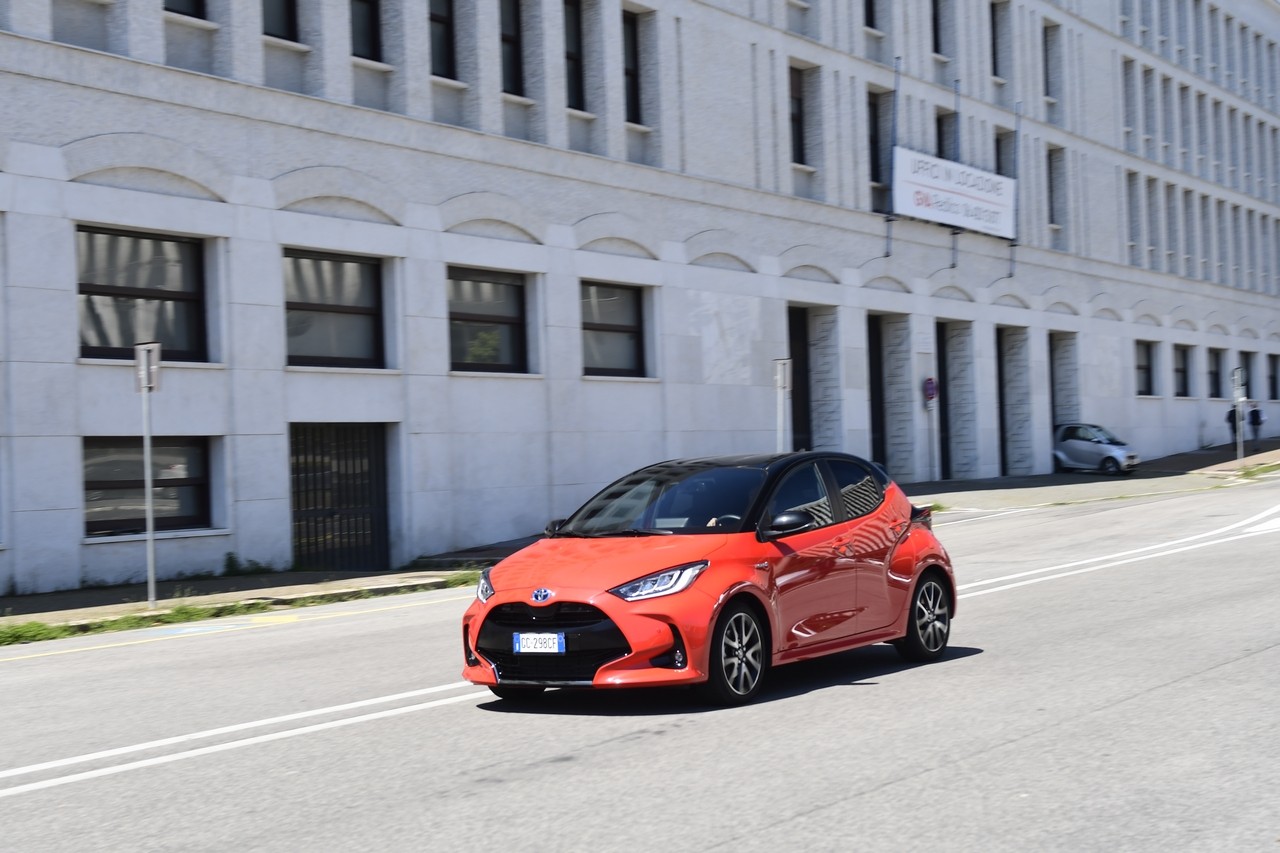 Toyota Yaris Hybrid: la prova su strada