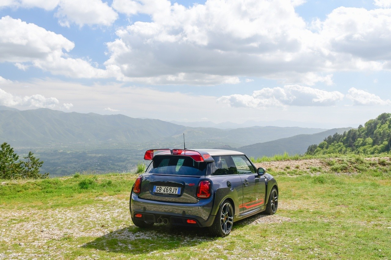 Mini John Cooper Works GP: la prova su strada