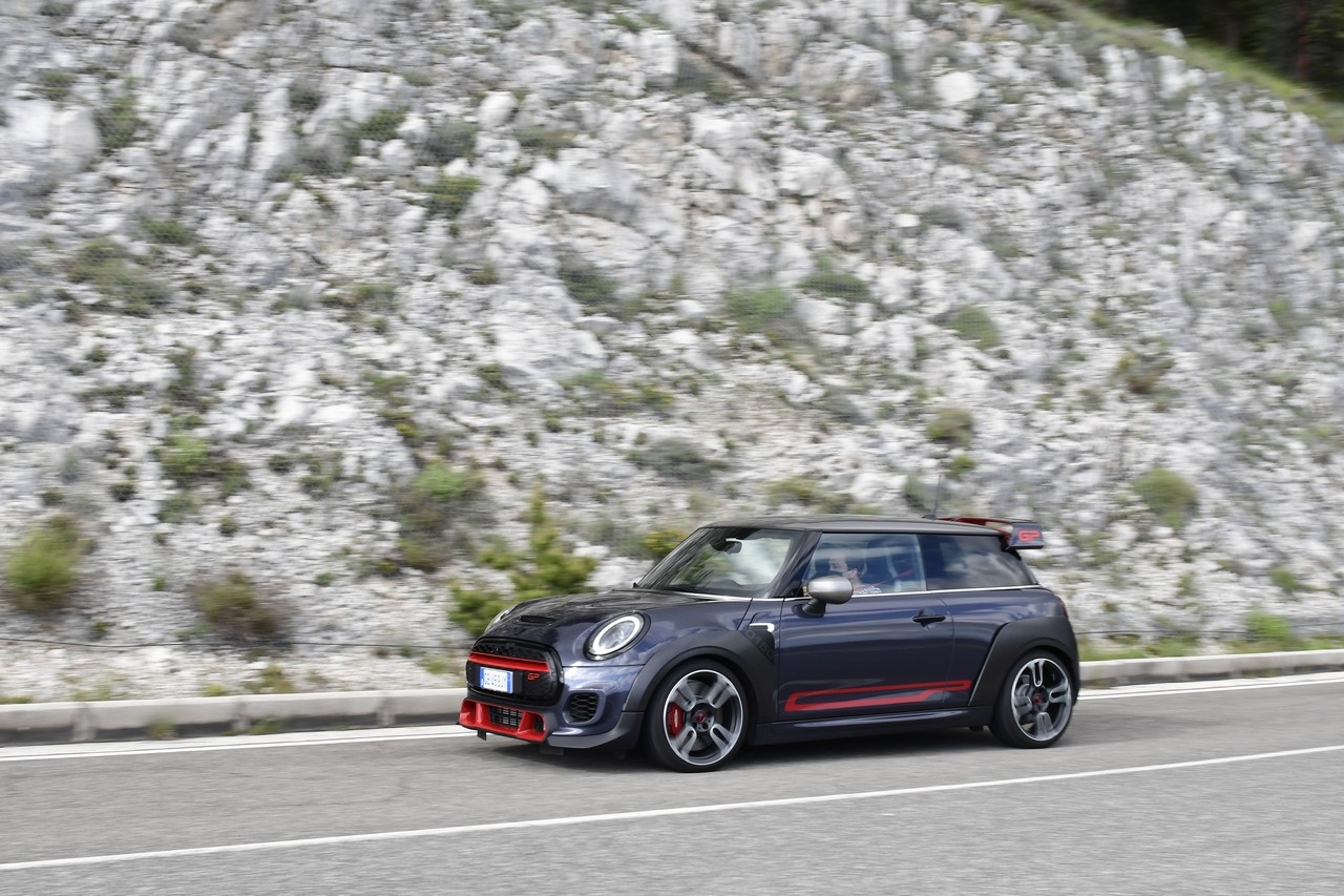 Mini John Cooper Works GP: la prova su strada