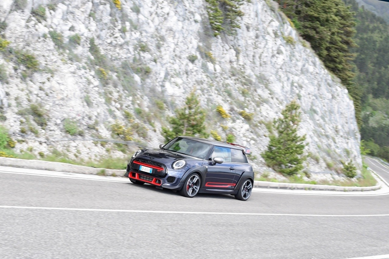 Mini John Cooper Works GP: la prova su strada