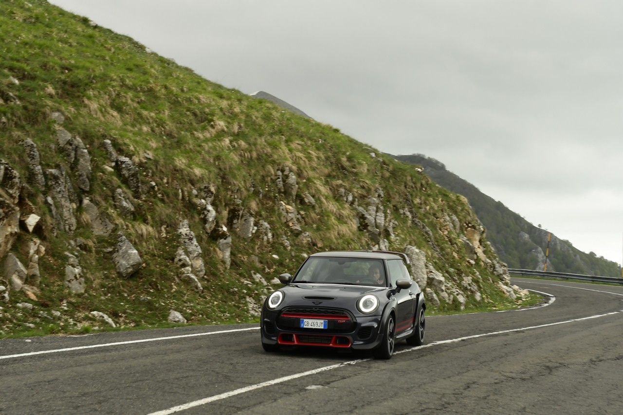 Mini John Cooper Works GP: la prova su strada