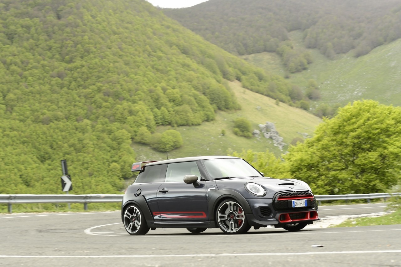 Mini John Cooper Works GP: la prova su strada