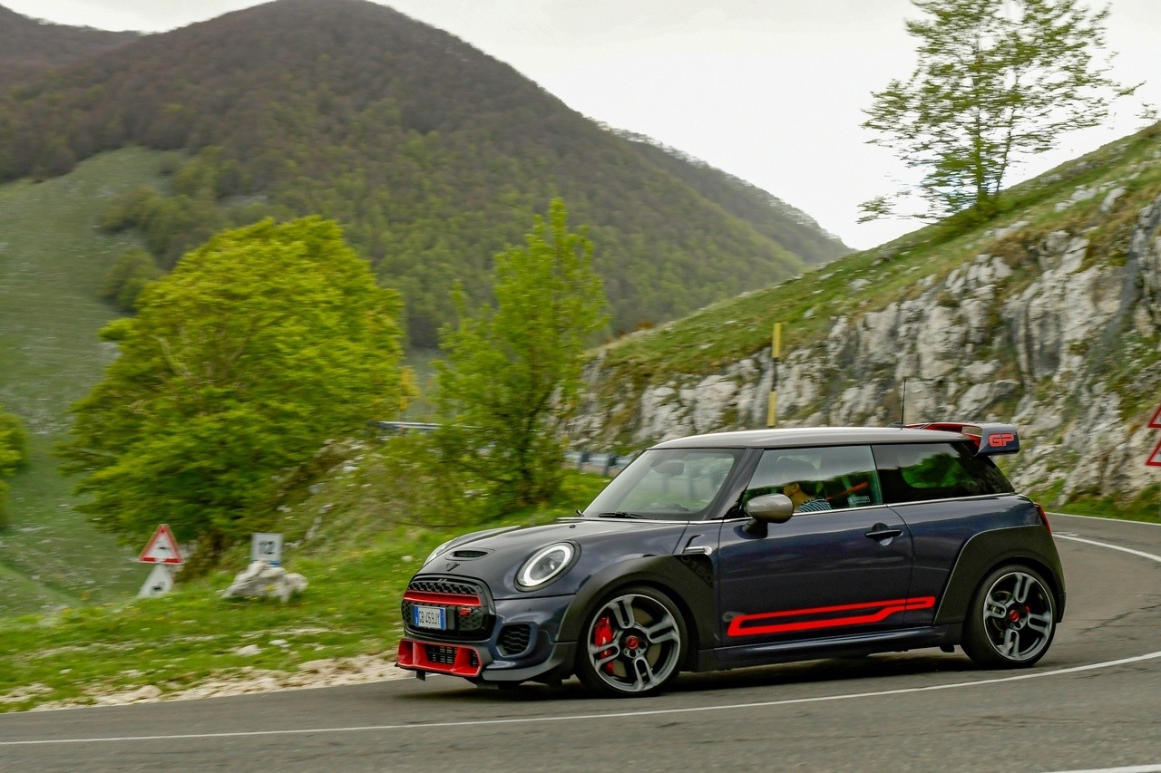 Mini John Cooper Works GP: la prova su strada