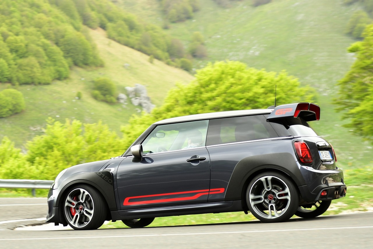 Mini John Cooper Works GP: la prova su strada