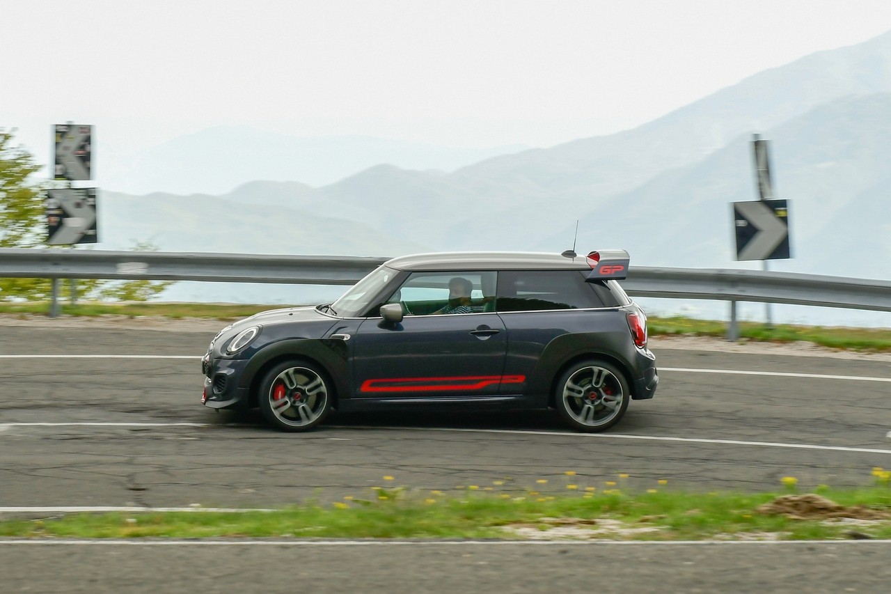 Mini John Cooper Works GP: la prova su strada