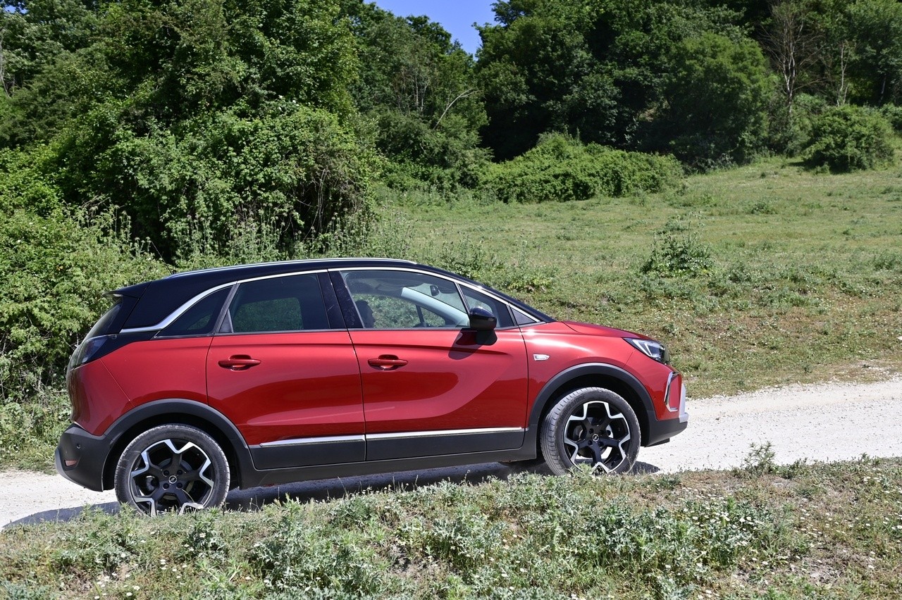 Opel Crossland 1.5 Ecotec Ultimate: la prova su strada