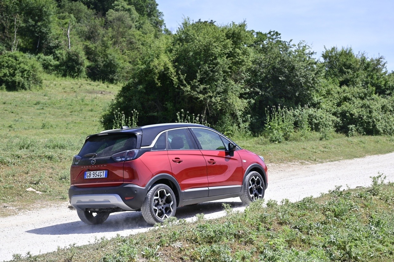 Opel Crossland 1.5 Ecotec Ultimate: la prova su strada