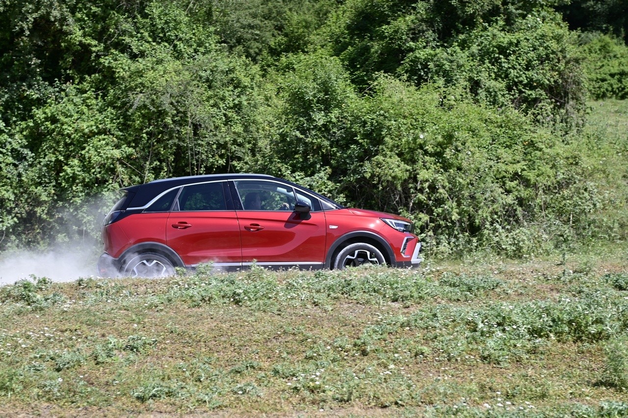 Opel Crossland 1.5 Ecotec Ultimate: la prova su strada