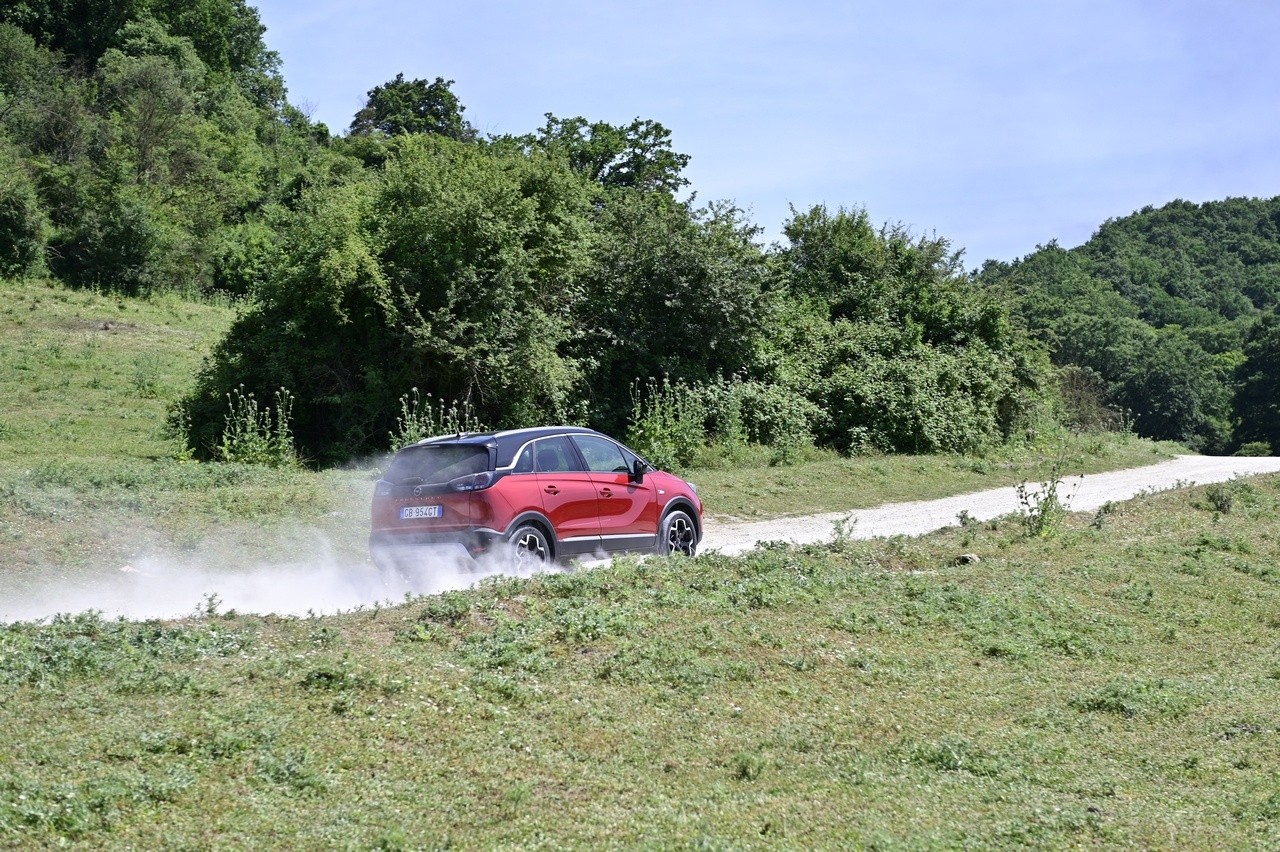 Opel Crossland 1.5 Ecotec Ultimate: la prova su strada