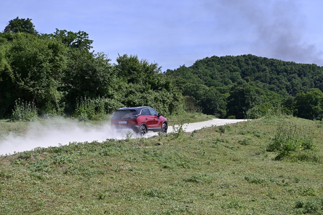 Opel Crossland 1.5 Ecotec Ultimate: la prova su strada