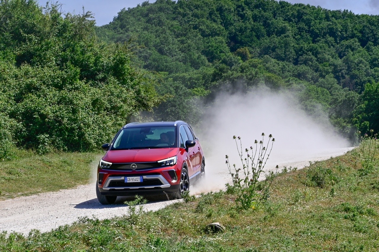 Opel Crossland 1.5 Ecotec Ultimate: la prova su strada